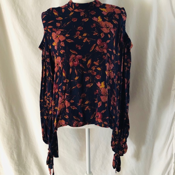 Large navy top floral off shoulder Nordstrom - Picture 1 of 8